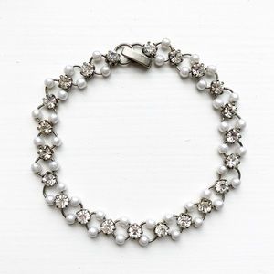 Chic & luxe silver, diamond & pearl bracelet